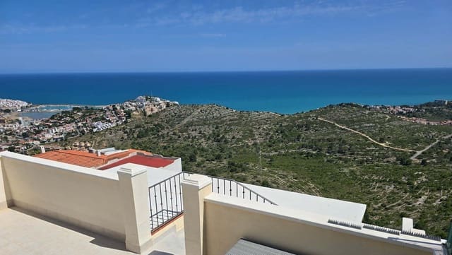 3 soverom Kjedet enebolig til salgs i Peñíscola med svømmebasseng garasje - € 225 000 (Ref: 9843973)