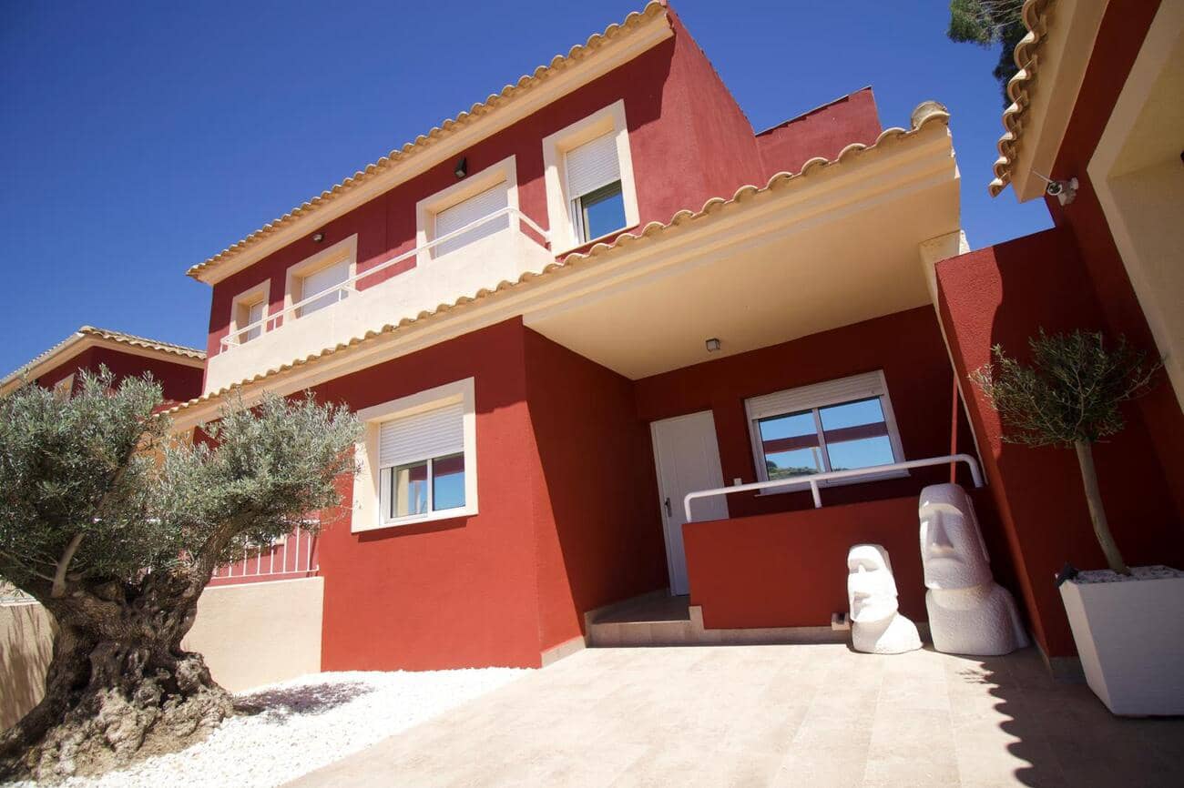 Chalet de 3 habitaciones en La Pinilla en venta con garaje - 169.995 € (Ref: 10034263)