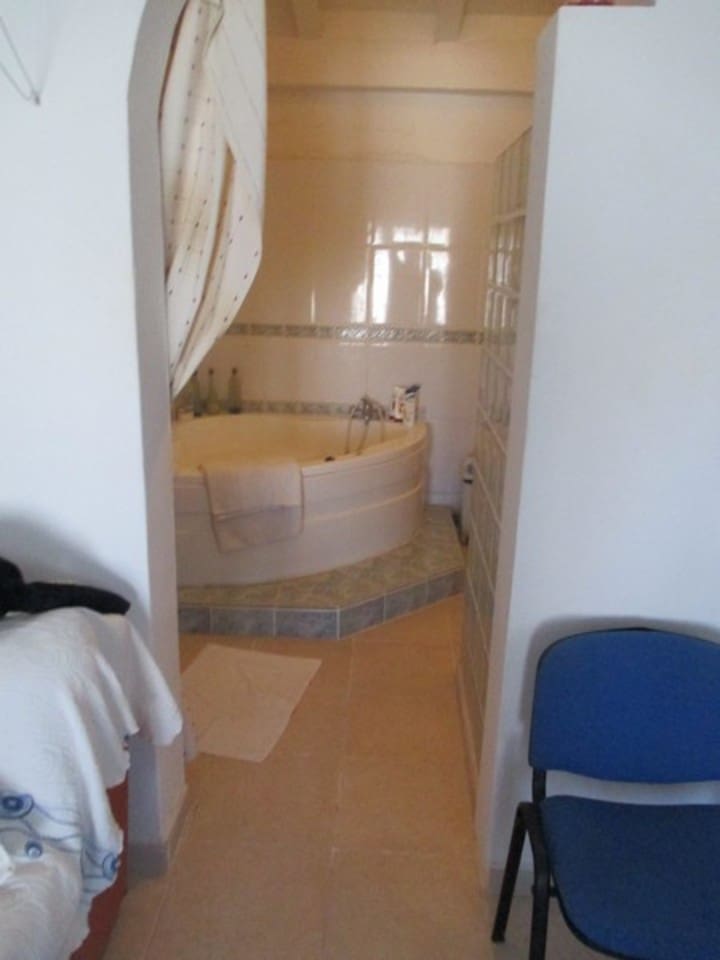 7 soveværelse Finca/Landehus til salg i La Pinilla med swimmingpool garage - € 299.950 (Ref: 2889824)