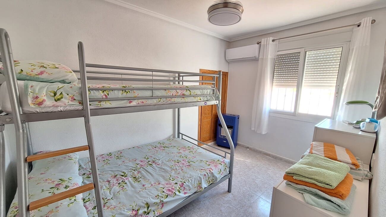 3 soveværelse Villa til leje i Camposol med swimmingpool garage - € 850 (Ref: 3543763)