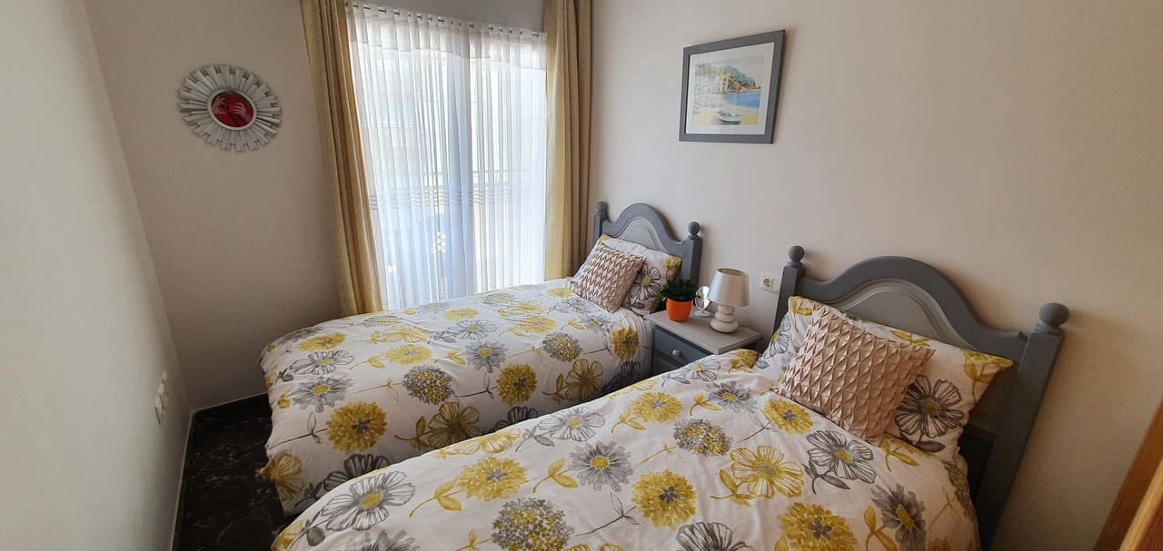 2 sypialnia Apartament do wynajęcia w Isla Plana z basenem garażem - 680 € (Ref: 6303101)