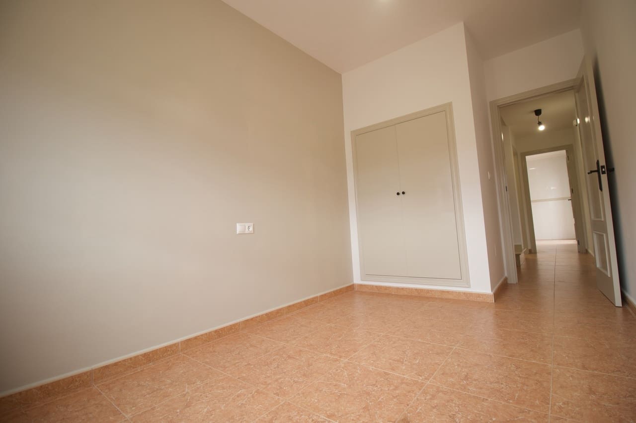 3 sypialnia Dom blizniak na sprzedaż w La Pinilla z garażem - 149 995 € (Ref: 7375566)