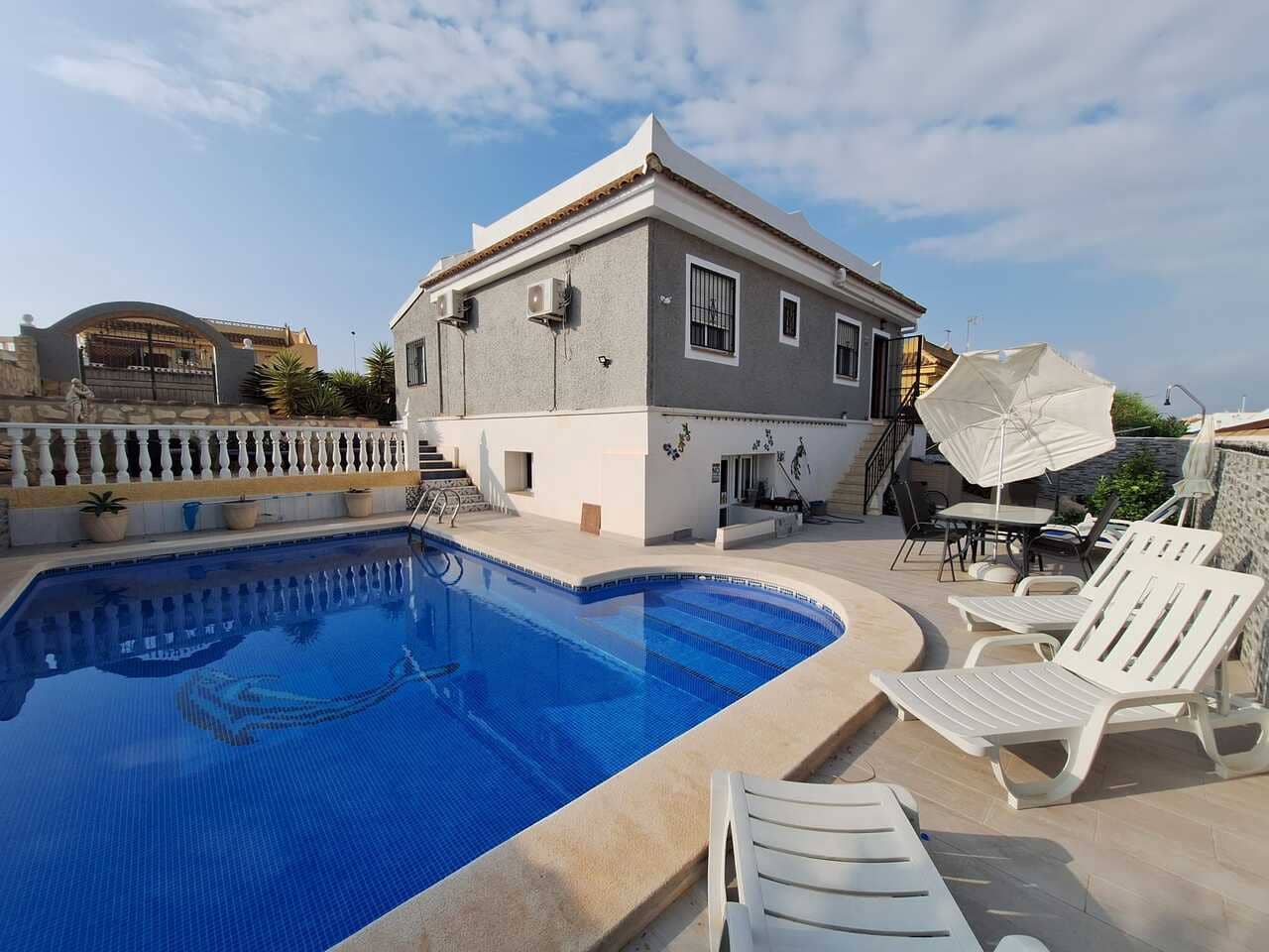 2 bedroom Villa for rent in Camposol with pool - € 650 (Ref: 8513932)