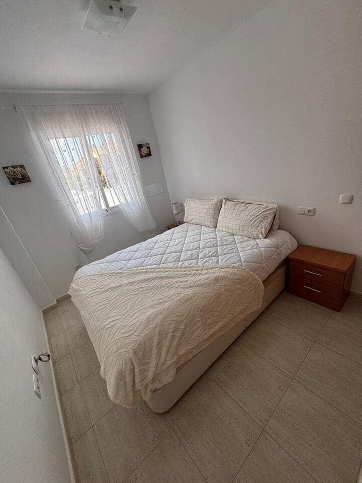 Villa/Maison de 2 chambres à louer à Camposol avec piscine - 650 € (Ref: 9000172)