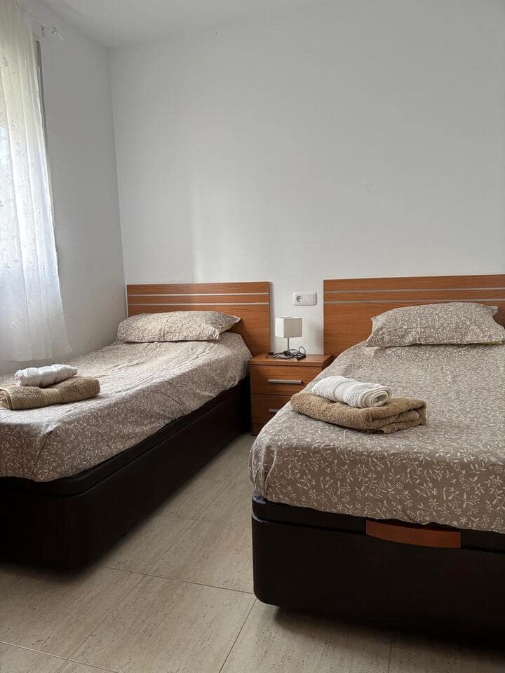 Villa/Maison de 2 chambres à louer à Camposol avec piscine - 650 € (Ref: 9000172)