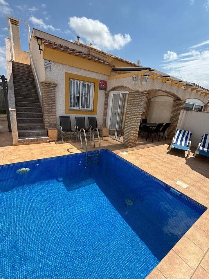 Villa/Maison de 2 chambres à louer à Camposol avec piscine - 650 € (Ref: 9000172)
