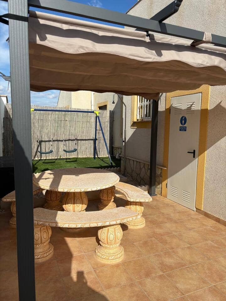 Villa/Maison de 2 chambres à louer à Camposol avec piscine - 650 € (Ref: 9000172)