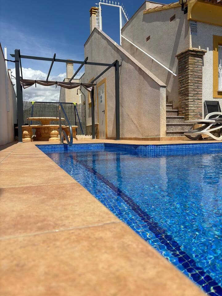 Villa/Maison de 2 chambres à louer à Camposol avec piscine - 650 € (Ref: 9000172)