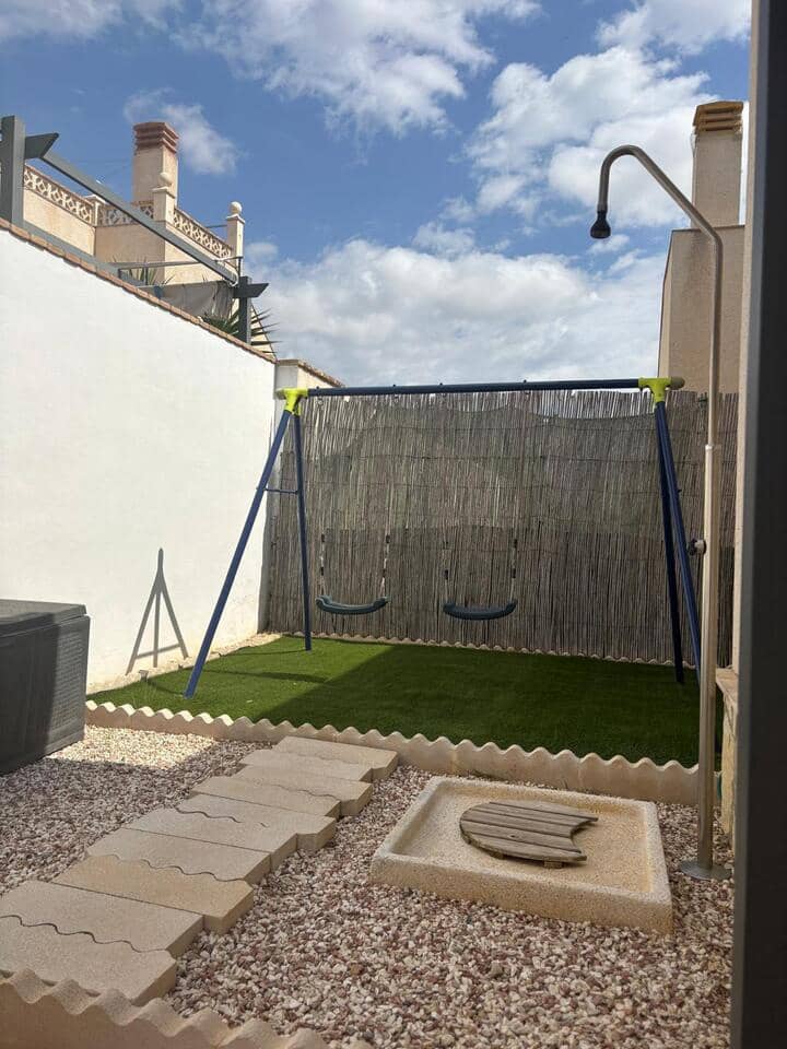 Villa/Maison de 2 chambres à louer à Camposol avec piscine - 650 € (Ref: 9000172)