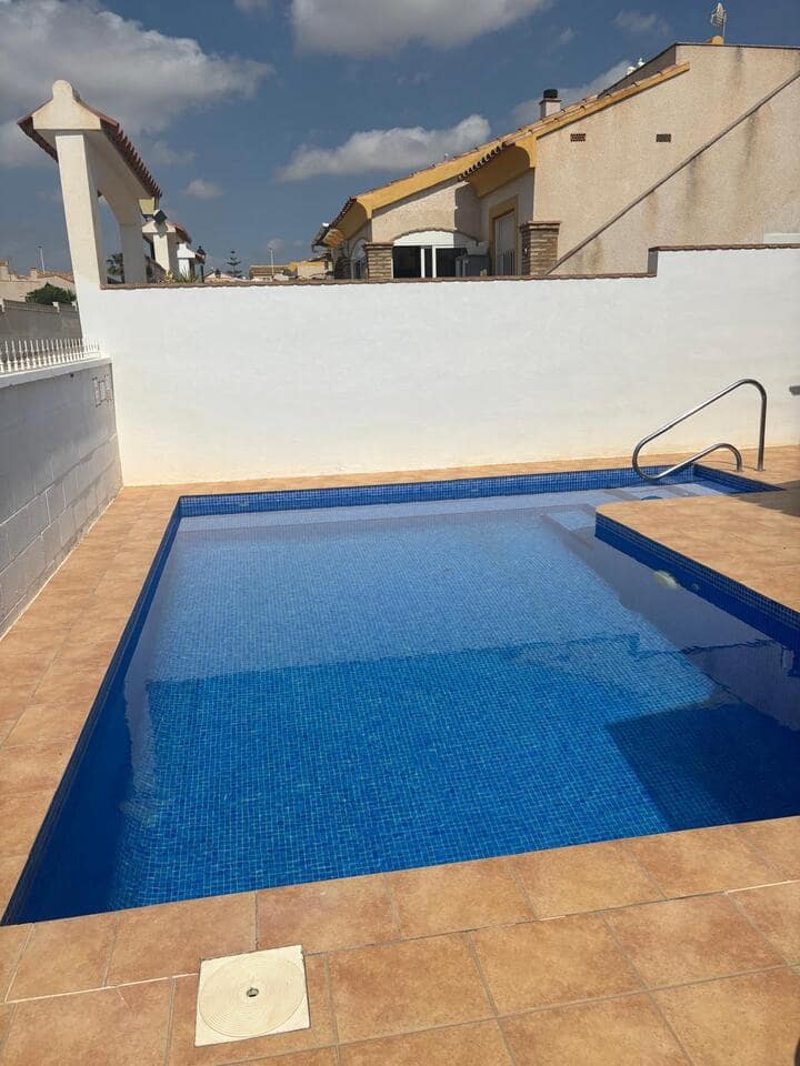 Villa/Maison de 2 chambres à louer à Camposol avec piscine - 650 € (Ref: 9000172)