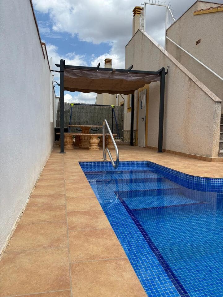 Villa/Maison de 2 chambres à louer à Camposol avec piscine - 650 € (Ref: 9000172)