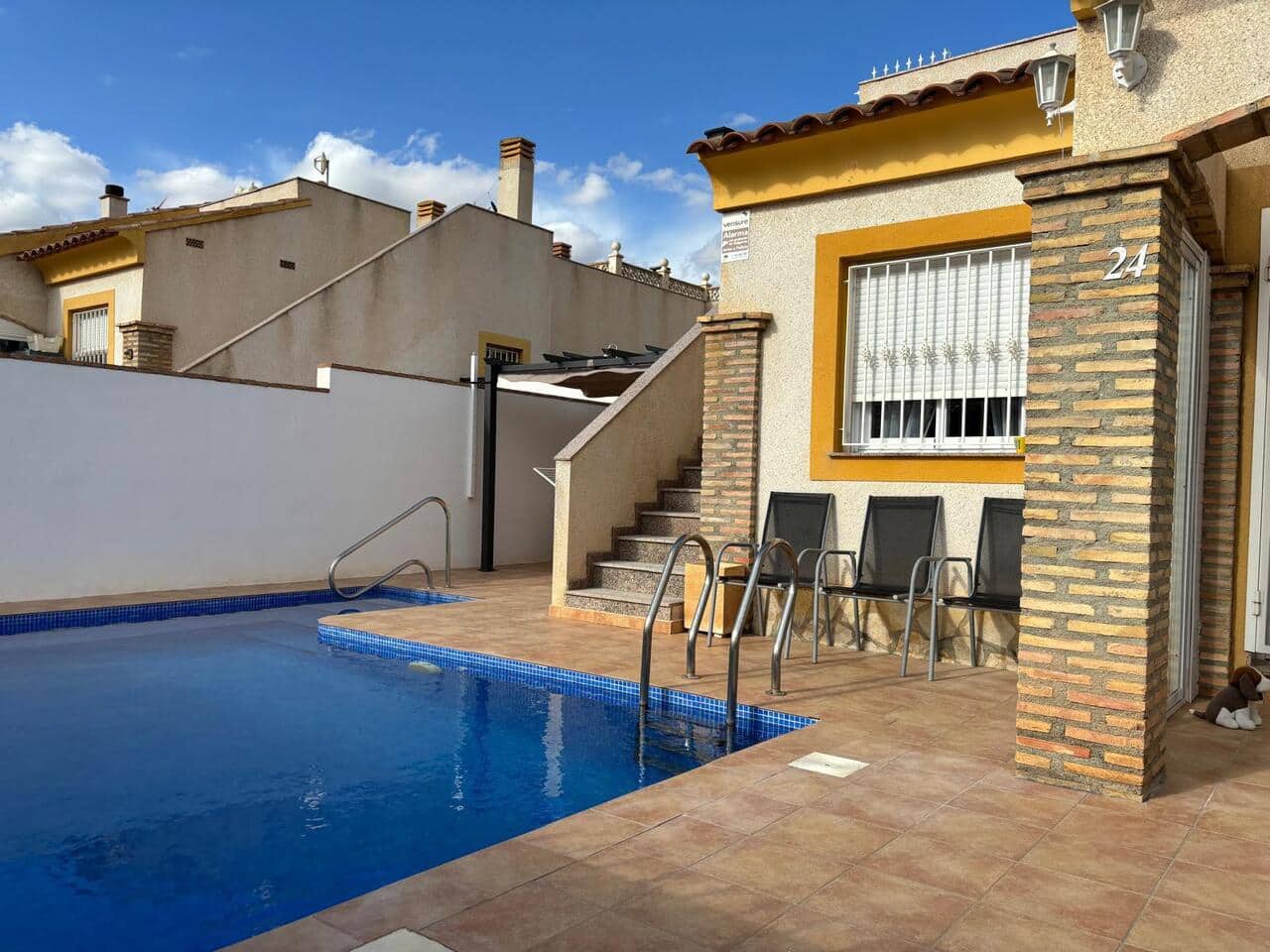 Villa/Maison de 2 chambres à louer à Camposol avec piscine - 650 € (Ref: 9000172)