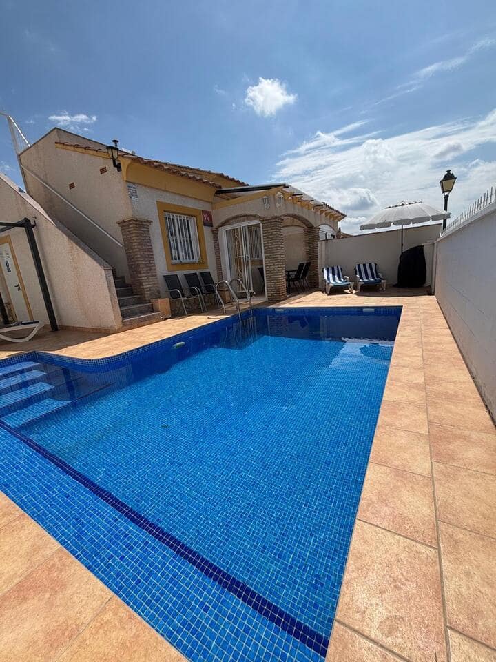 Villa/Maison de 2 chambres à louer à Camposol avec piscine - 650 € (Ref: 9000172)
