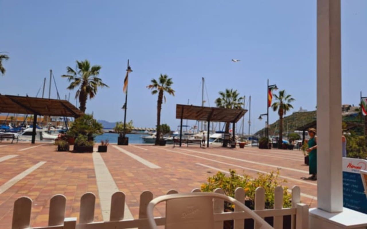 Commerciale in vendita in Puerto de Mazarron - 99.995 € (Rif: 9242072)