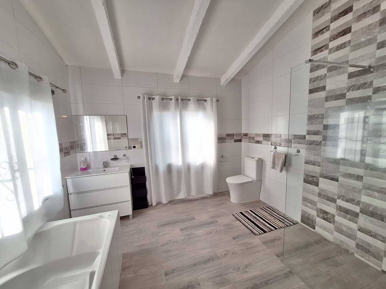 2 bedroom Villa for rent in Camposol with pool - € 750 (Ref: 9973798)