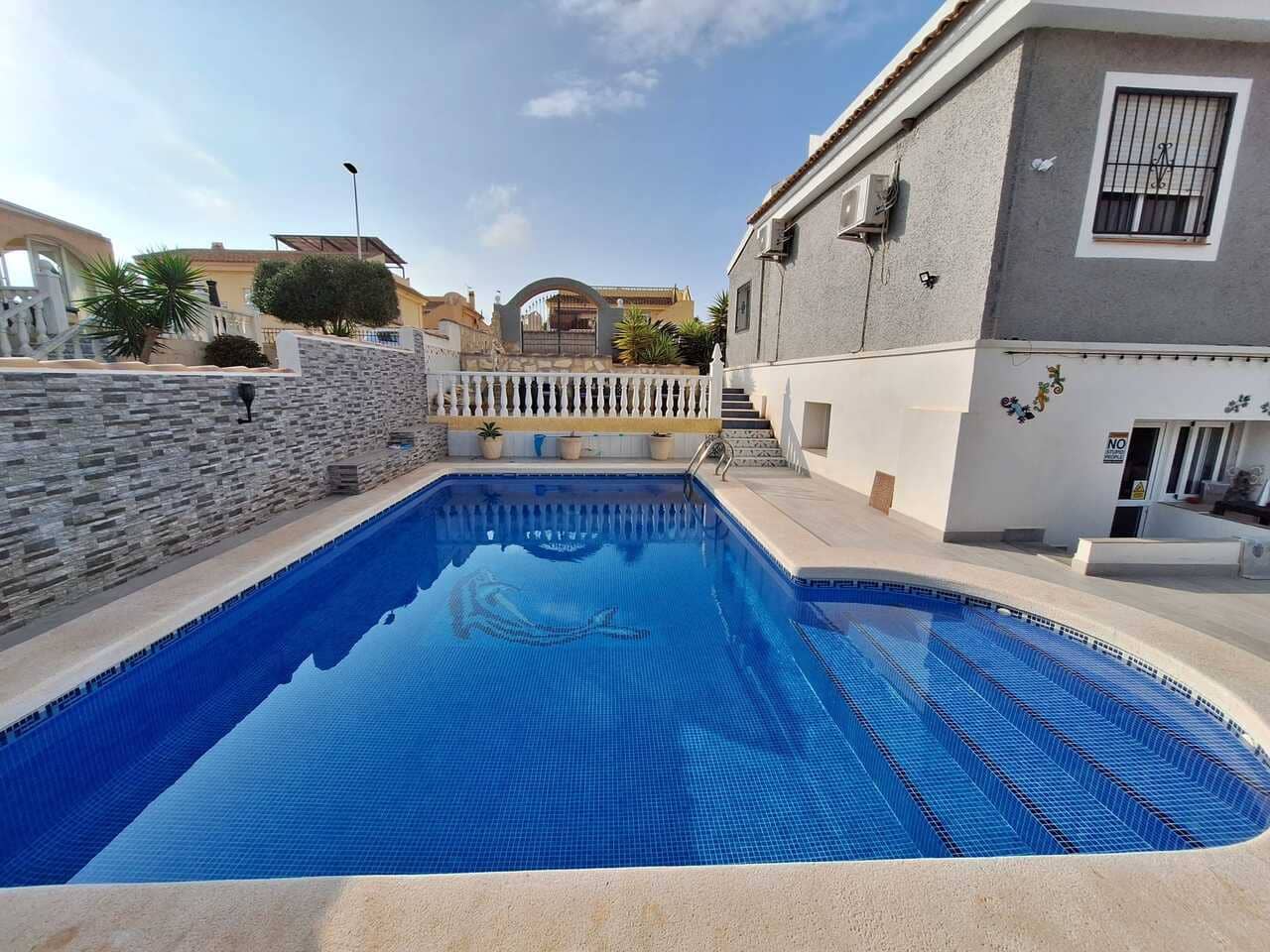 2 bedroom Villa for rent in Camposol with pool - € 750 (Ref: 9973798)