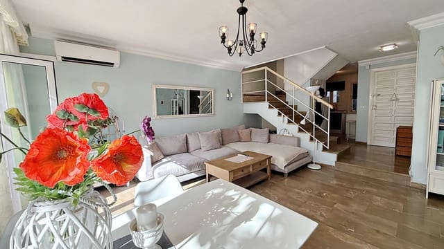 3 sovrum Radhus till salu i Nueva Nerja, Nerja med pool - 350 000 € (Ref: 10043008)