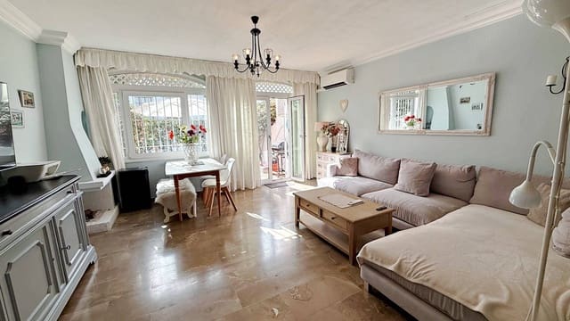 3 sovrum Radhus till salu i Nueva Nerja, Nerja med pool - 350 000 € (Ref: 10043008)