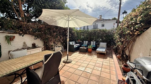 3 sovrum Radhus till salu i Nueva Nerja, Nerja med pool - 350 000 € (Ref: 10043008)