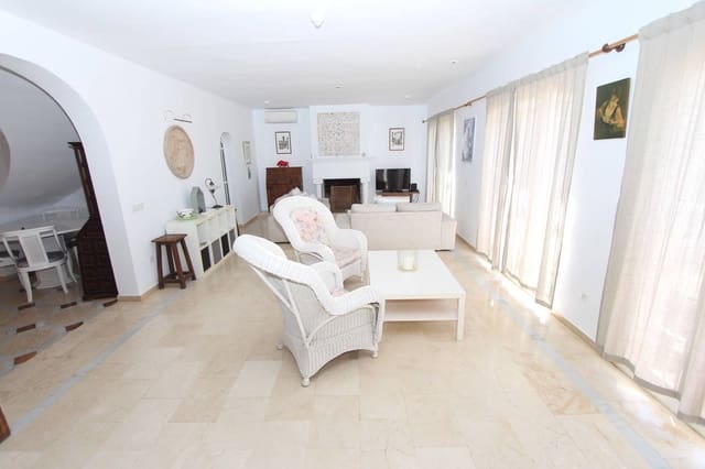 8 soverom Villa til salgs i Nerja med svømmebasseng - € 1 600 000 (Ref: 10155272)