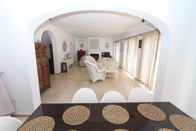8 soverom Villa til salgs i Nerja med svømmebasseng - € 1 600 000 (Ref: 10155272)