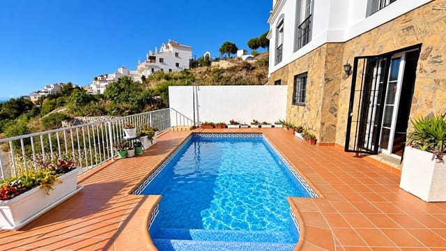 3 chambre Villa/Maison à vendre à Frigiliana avec piscine - 950 000 € (Ref: 10161511)