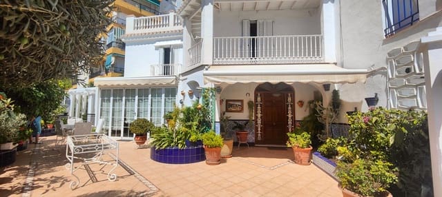 3 sypialnia Willa na sprzedaż w Nerja - 636 000 € (Ref: 7733463)