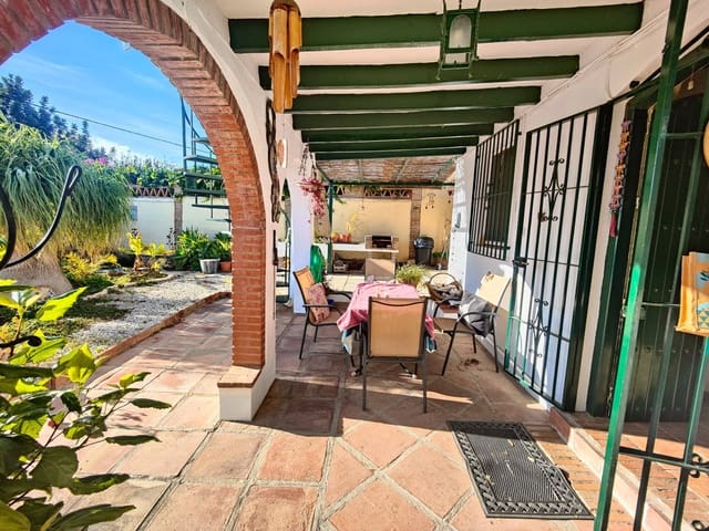 3 quarto Moradia para venda em Nerja com piscina - 365 000 € (Ref: 8086110)