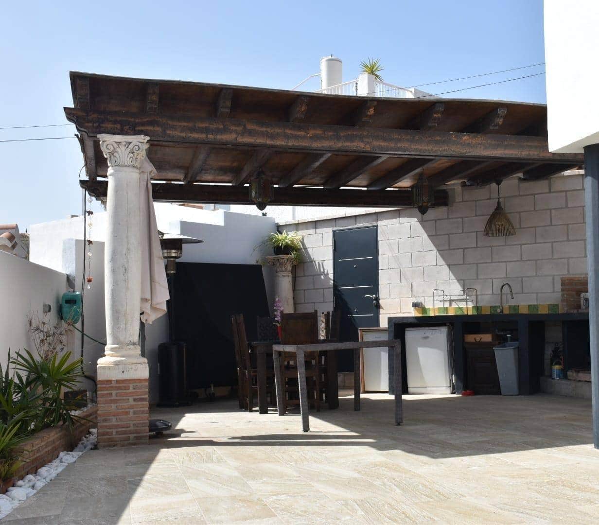 3 quarto Moradia para venda em Nerja com piscina - 630 000 € (Ref: 8275262)