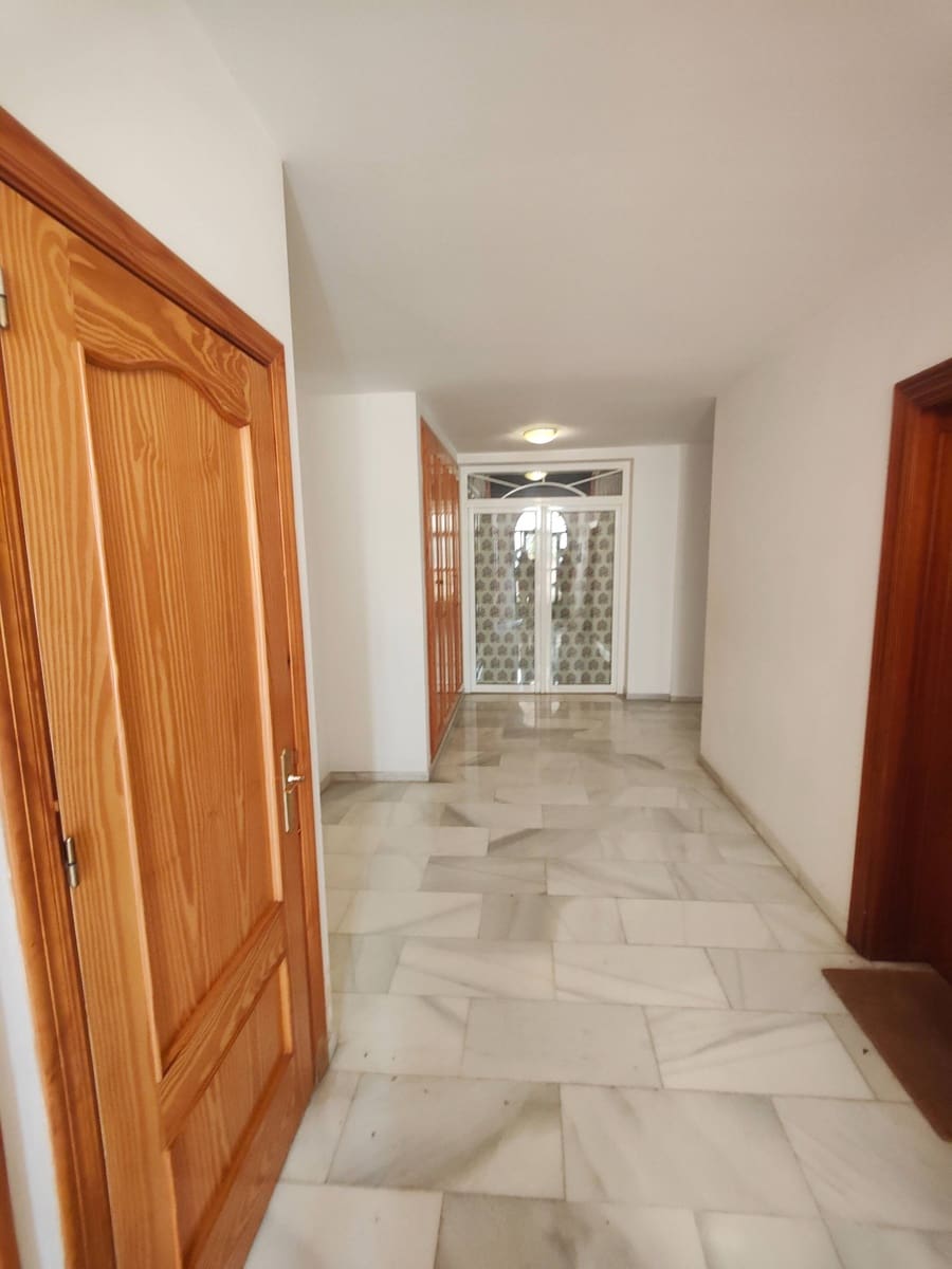 1 bedroom Apartment for sale in Nerja with pool - € 185,000 (Ref: 8972138)