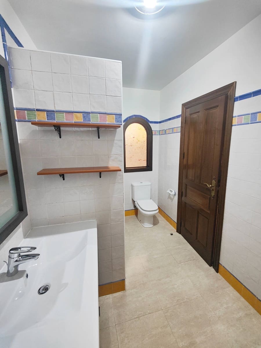 1 bedroom Apartment for sale in Nerja with pool - € 185,000 (Ref: 8972138)