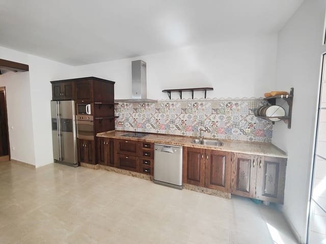 1 bedroom Apartment for sale in Avda Pescia - Ctra de Frigiliana, Nerja with pool - € 185,000 (Ref: 8972138)