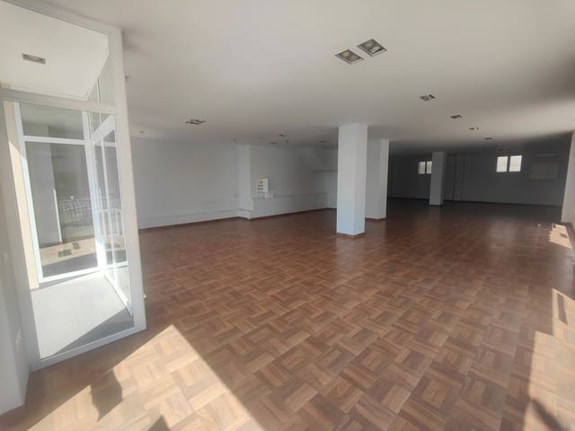 Local Comercial en Nerja en alquiler - 2.200 € (Ref: 8988377)