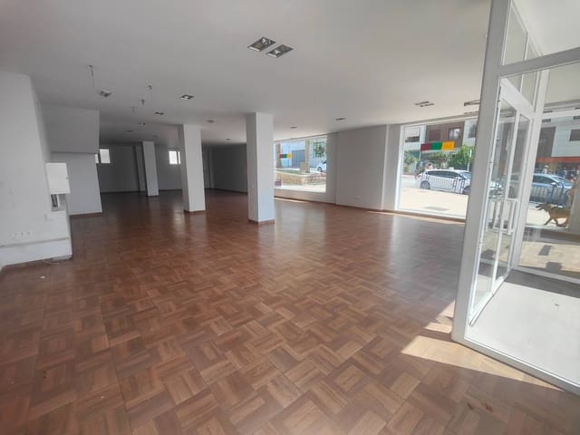 Commercieel te koop in Nerja - € 690.000 (Ref: 9026592)