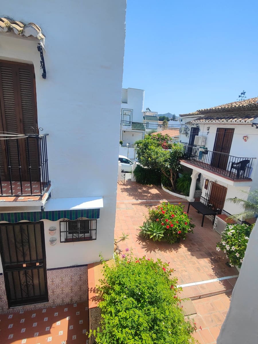 2 soveværelse Rækkehus til salg i Nerja med swimmingpool - € 340.000 (Ref: 9108572)