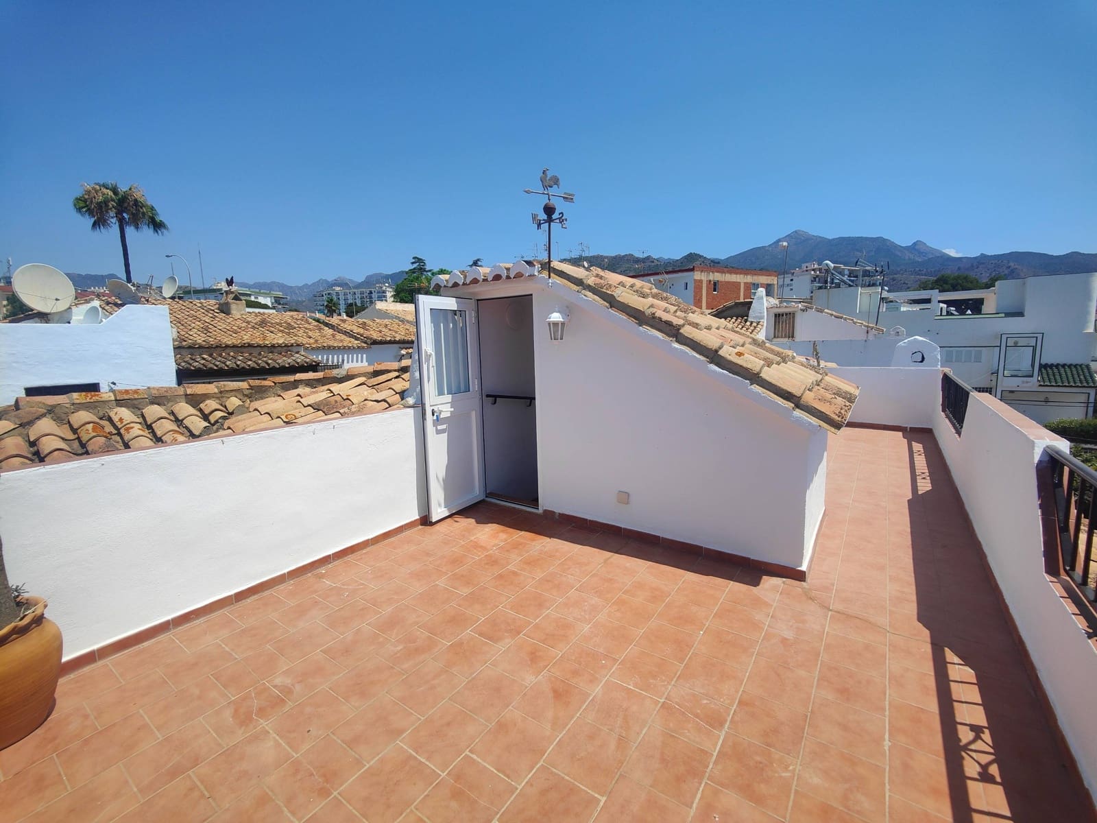 2 soveværelse Rækkehus til salg i Nerja med swimmingpool - € 340.000 (Ref: 9108572)