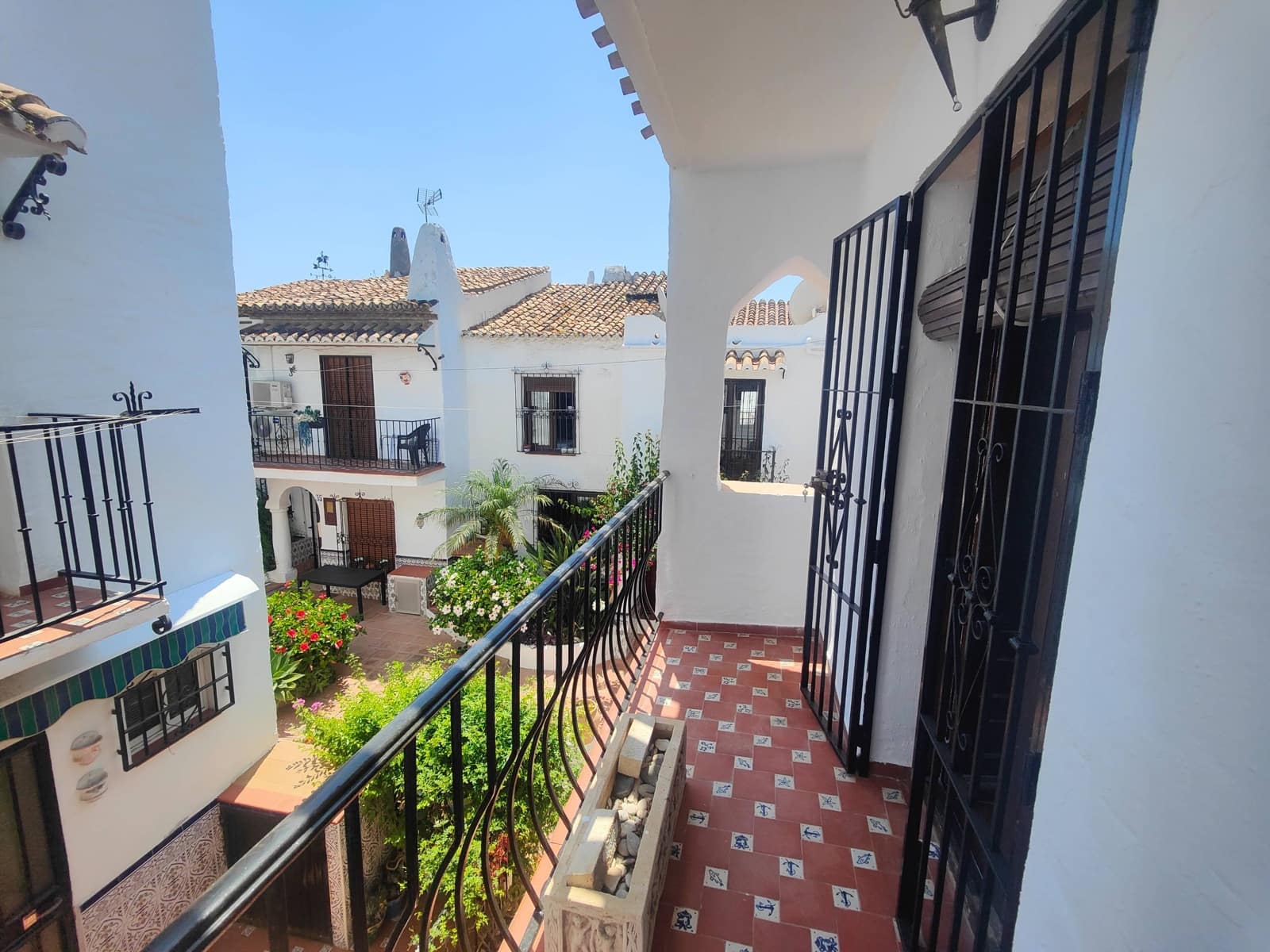 2 soveværelse Rækkehus til salg i Nerja med swimmingpool - € 340.000 (Ref: 9108572)