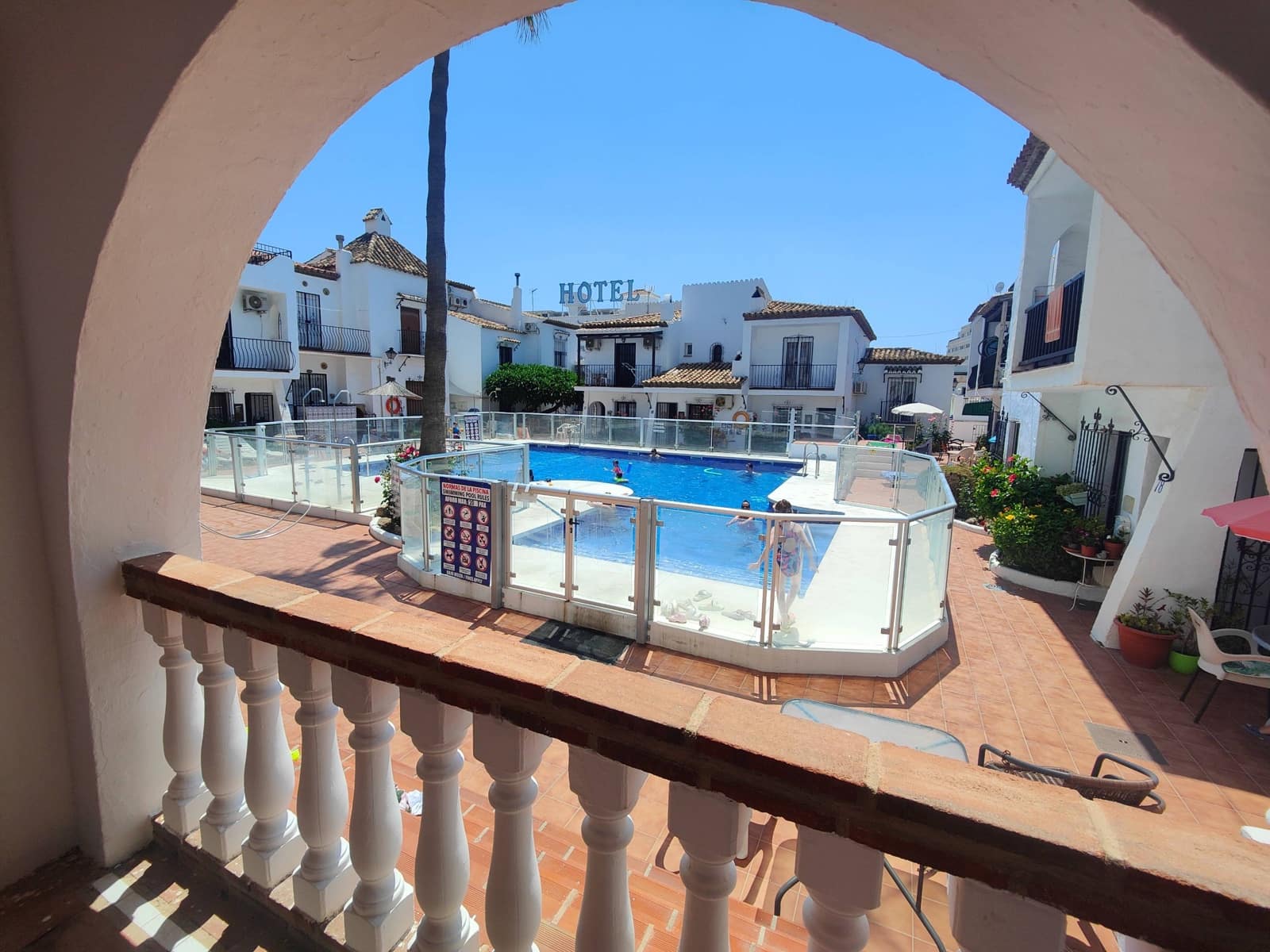 2 soveværelse Rækkehus til salg i Nerja med swimmingpool - € 340.000 (Ref: 9108572)