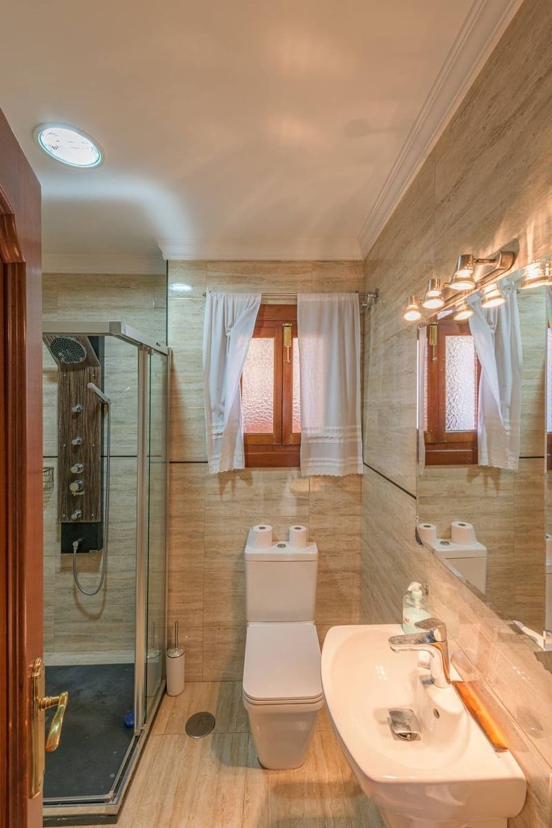 5 soverom Villa til salgs i Nerja med svømmebasseng garasje - € 3 000 000 (Ref: 9300989)