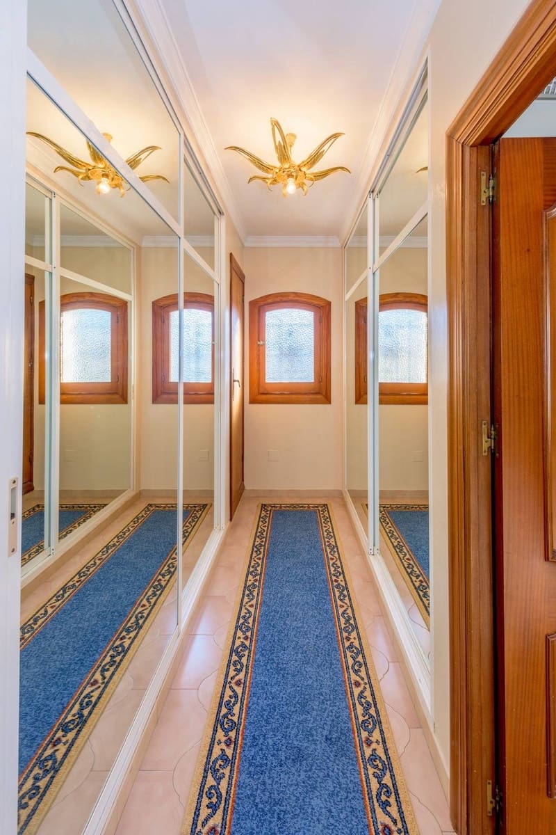 5 soverom Villa til salgs i Nerja med svømmebasseng garasje - € 3 000 000 (Ref: 9300989)