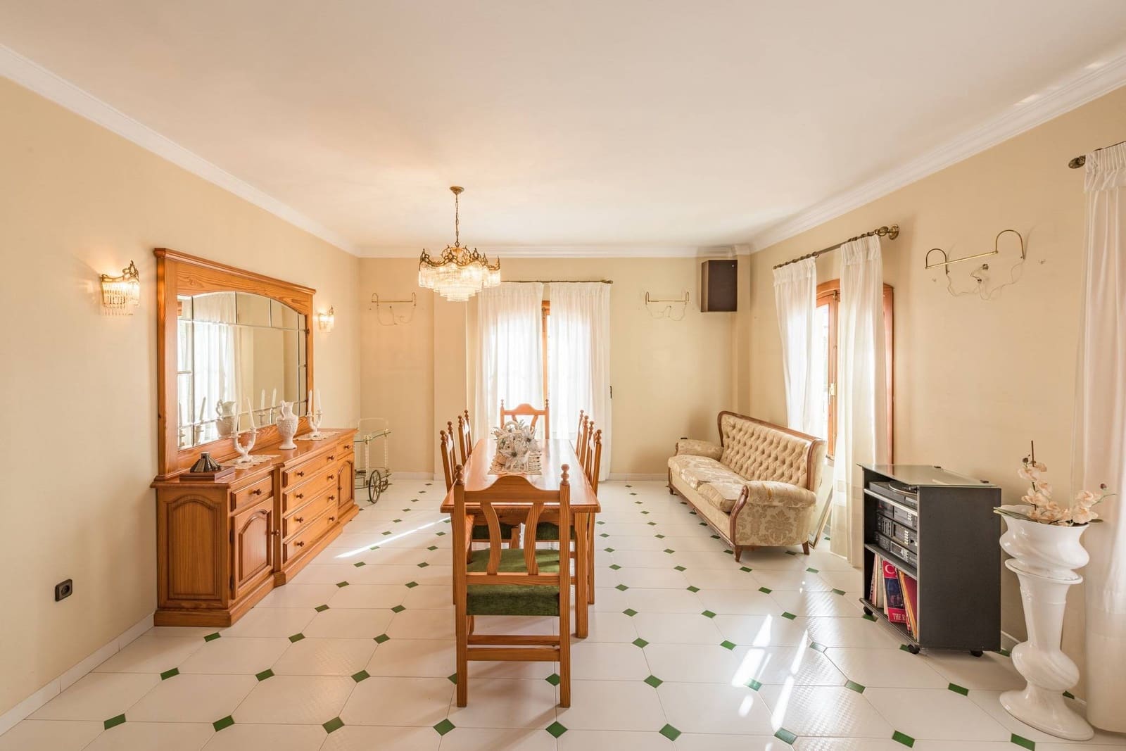 5 soverom Villa til salgs i Nerja med svømmebasseng garasje - € 3 000 000 (Ref: 9300989)