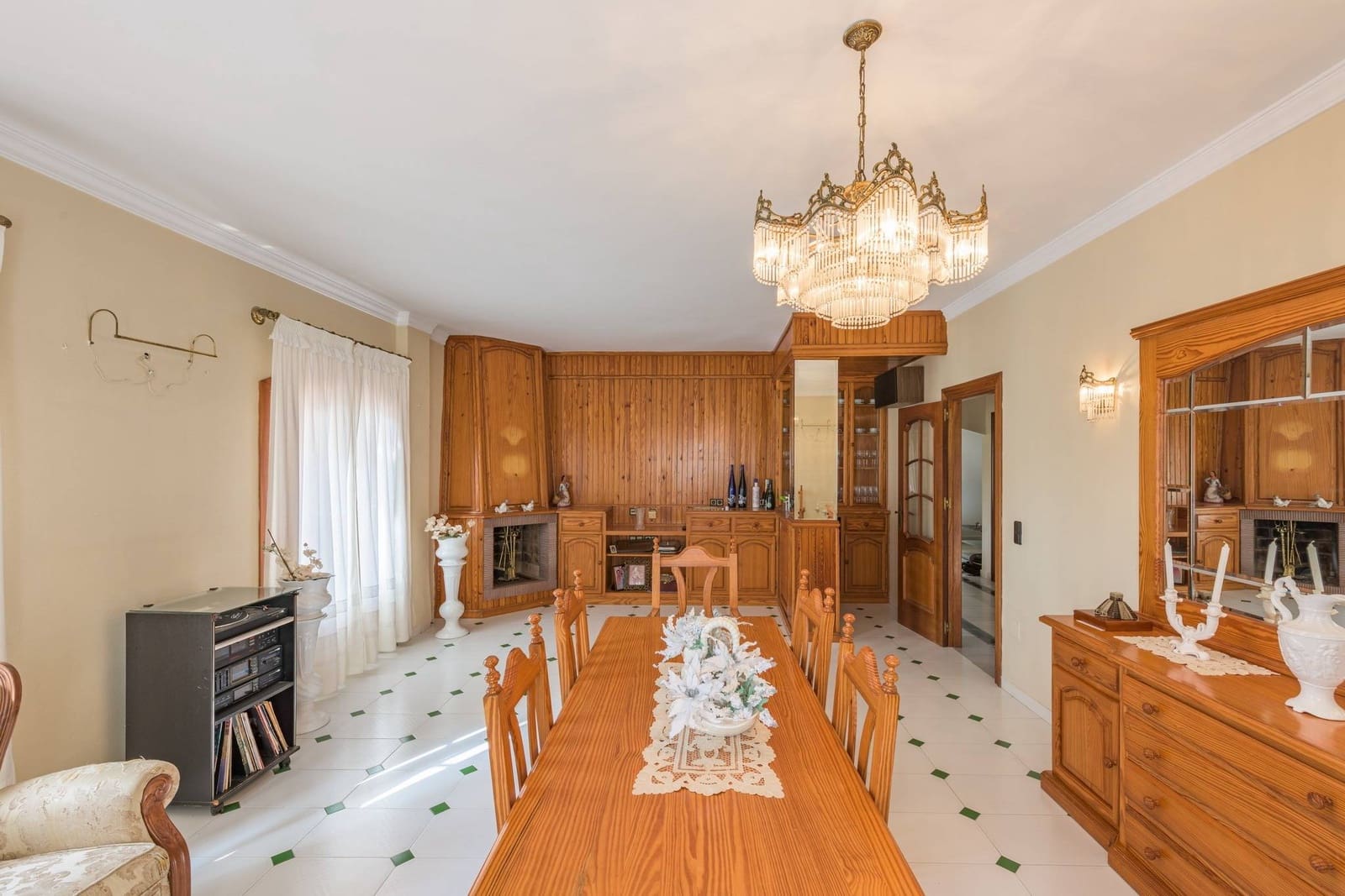 5 soverom Villa til salgs i Nerja med svømmebasseng garasje - € 3 000 000 (Ref: 9300989)