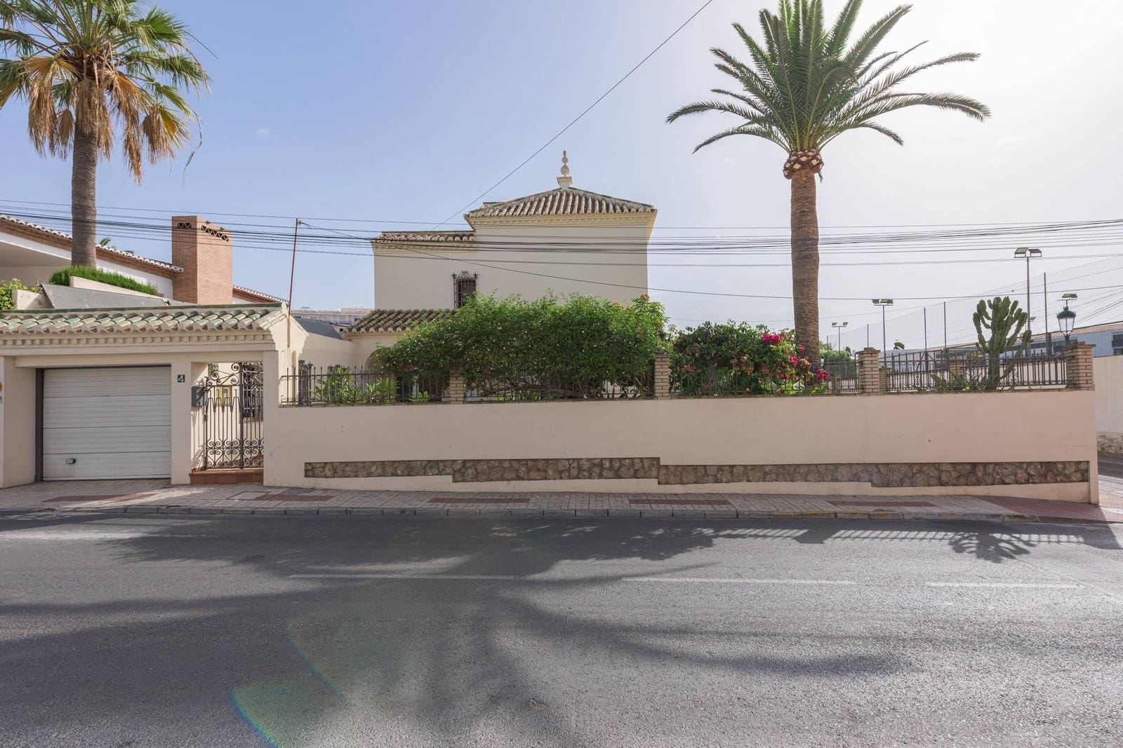 5 soverom Villa til salgs i Nerja med svømmebasseng garasje - € 3 000 000 (Ref: 9300989)