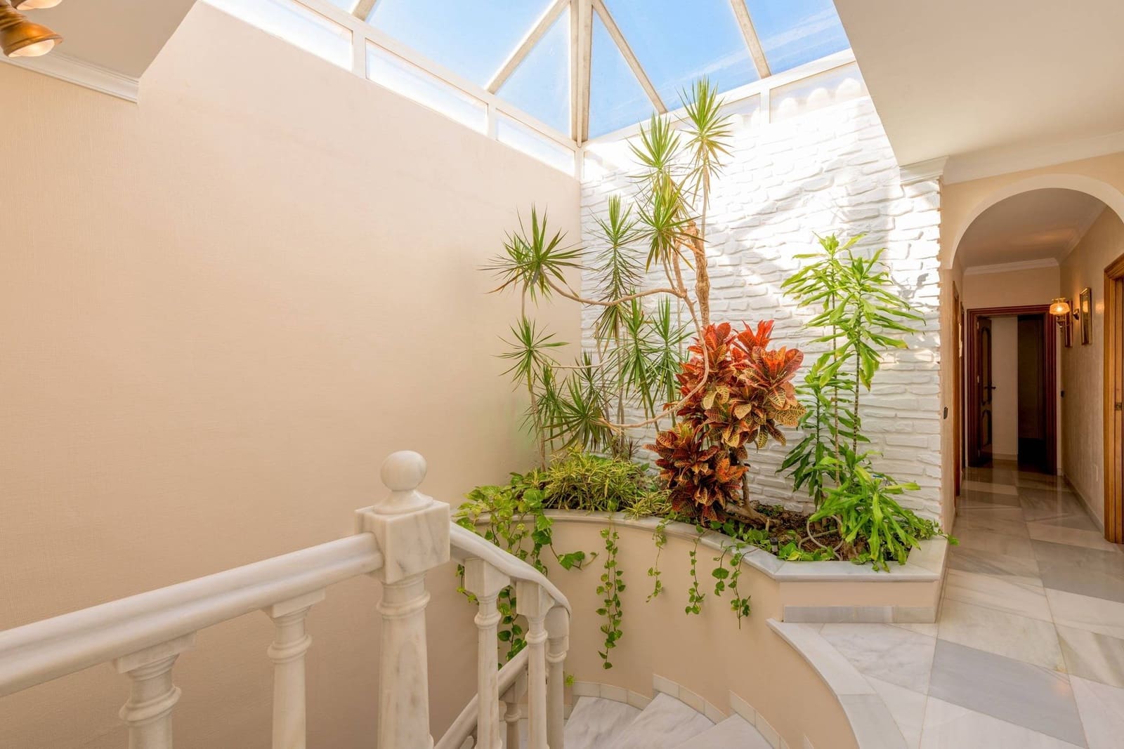 5 soverom Villa til salgs i Nerja med svømmebasseng garasje - € 3 000 000 (Ref: 9300989)