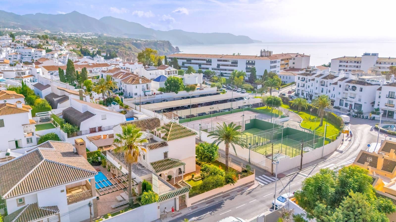 5 soverom Villa til salgs i Nerja med svømmebasseng garasje - € 3 000 000 (Ref: 9300989)