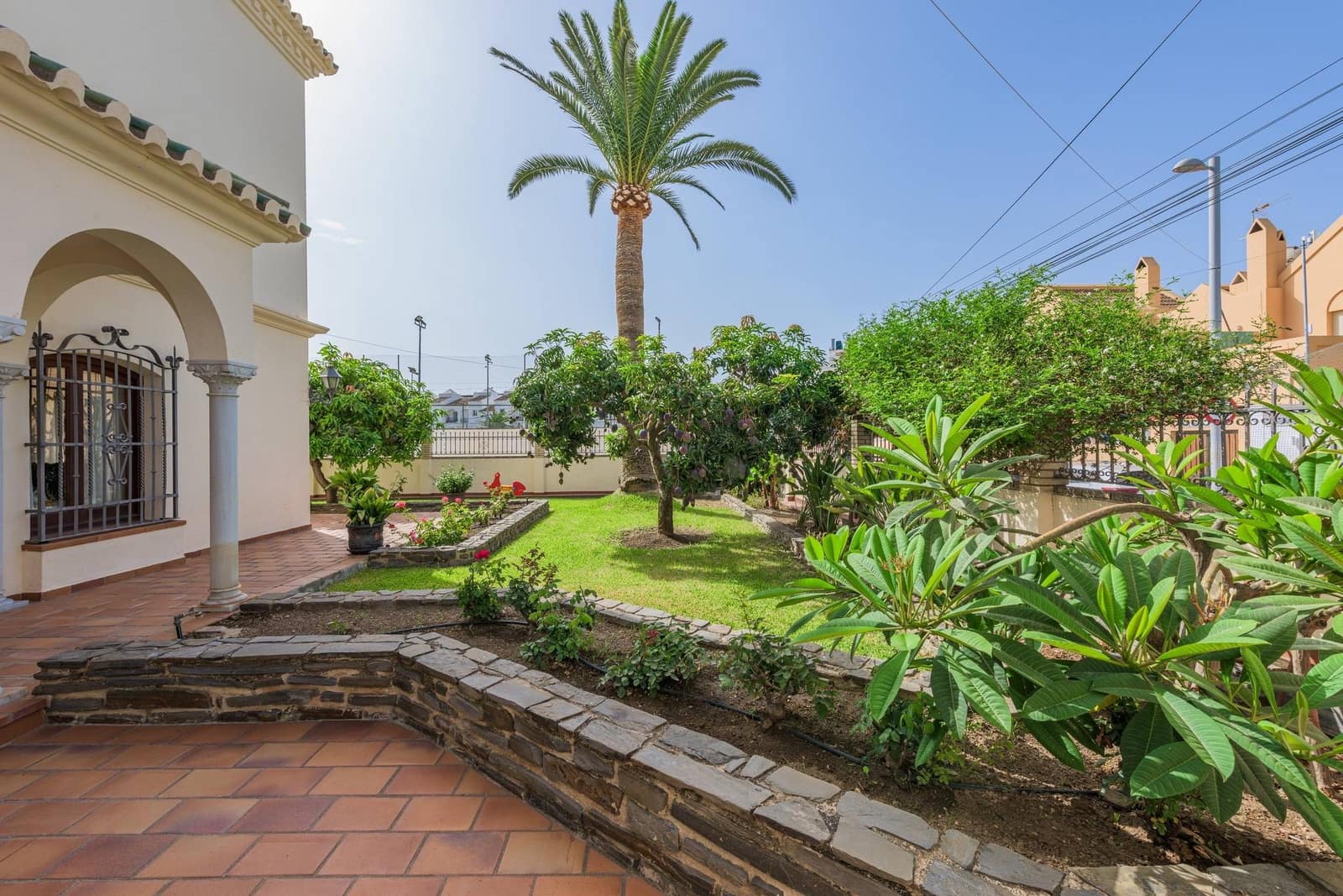 5 soverom Villa til salgs i Nerja med svømmebasseng garasje - € 3 000 000 (Ref: 9300989)