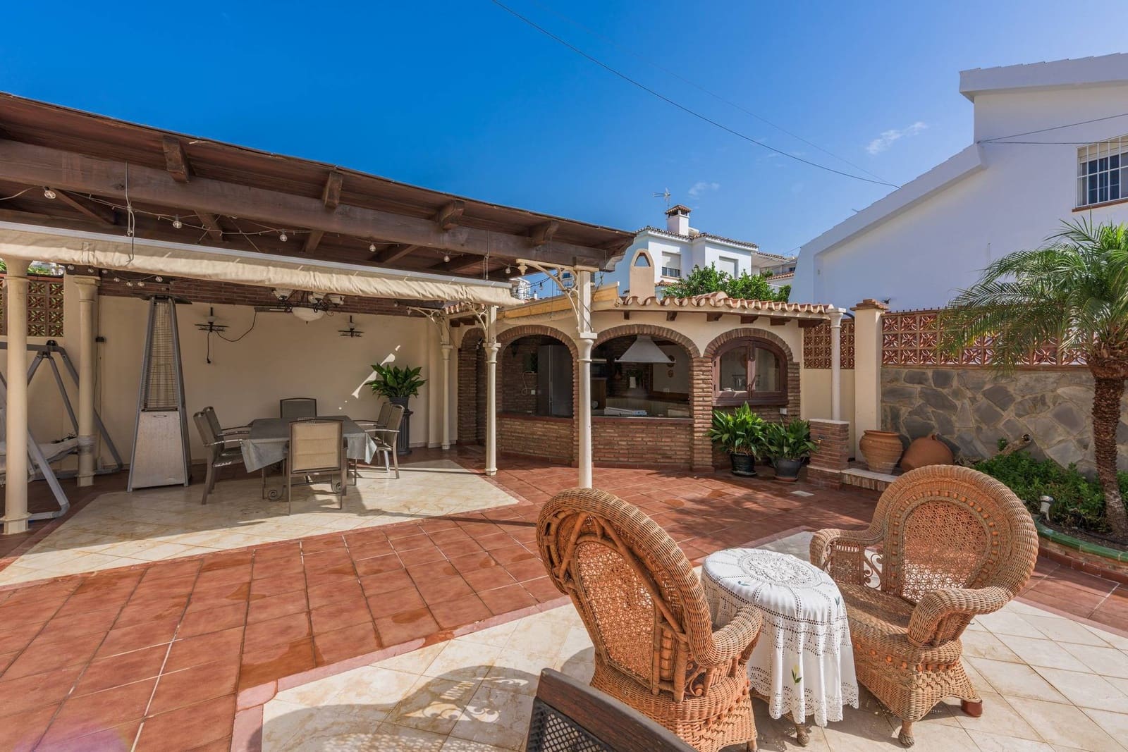 5 soverom Villa til salgs i Nerja med svømmebasseng garasje - € 3 000 000 (Ref: 9300989)