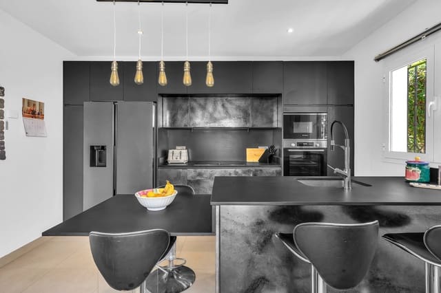 4 soverom Villa til salgs i Nerja - € 1 300 000 (Ref: 9373777)