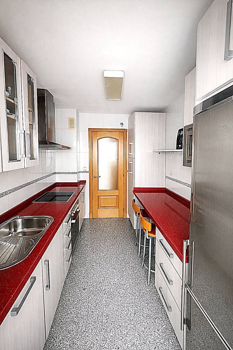 3 soveværelse Lejlighed til salg i Nerja - € 489.000 (Ref: 9456175)