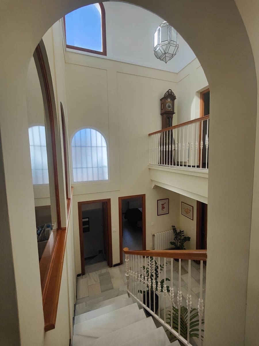 5 soverom Villa til salgs i Nerja med svømmebasseng garasje - € 1 345 000 (Ref: 9648049)